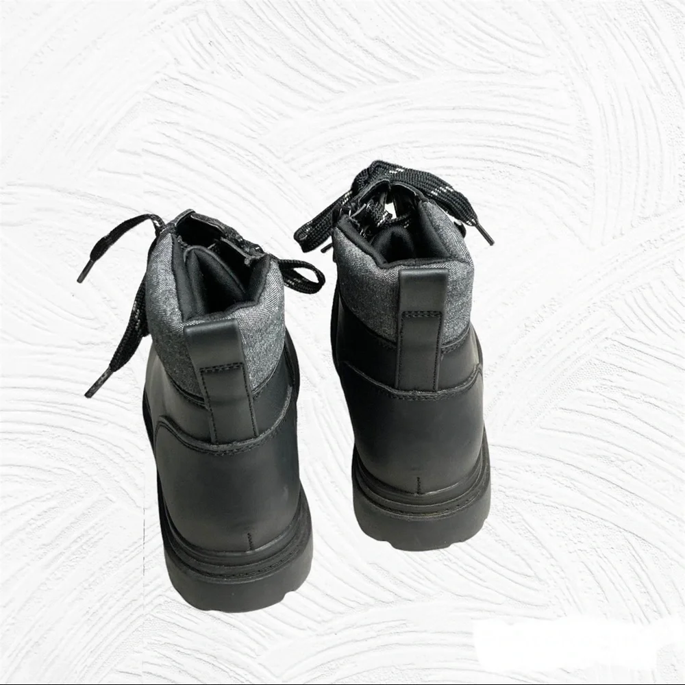 Cat & Jack Black Hiking Boots Boys Sz 2